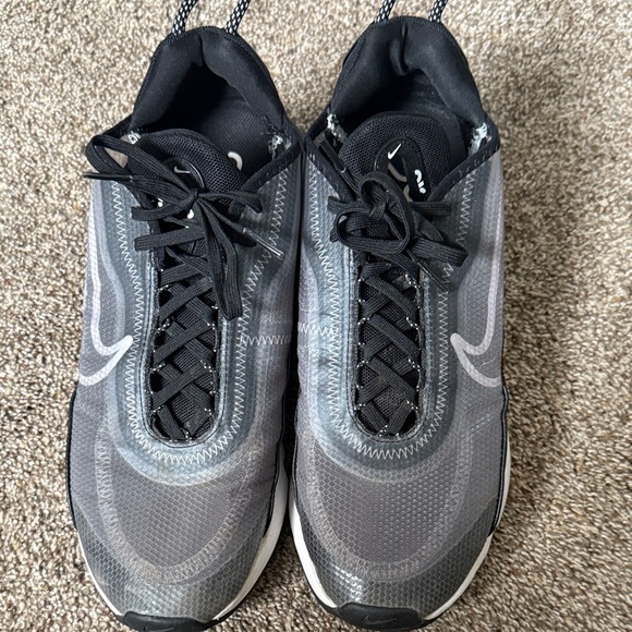 Nike Black and Gray Men's Sneakers - Picture 2 of 4